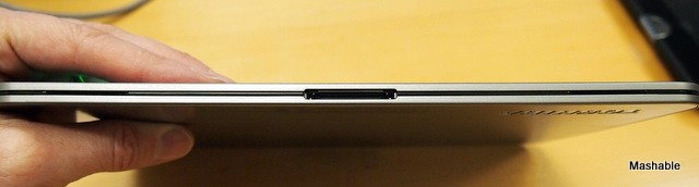 Nếu so với các đối thủ của mình như Apple iPad 2 dầy 10.16 mm, hay Samsung glaxty Tab hơn 8mm thì Toshiba Excite là tablet mỏng nhất thế giới.
